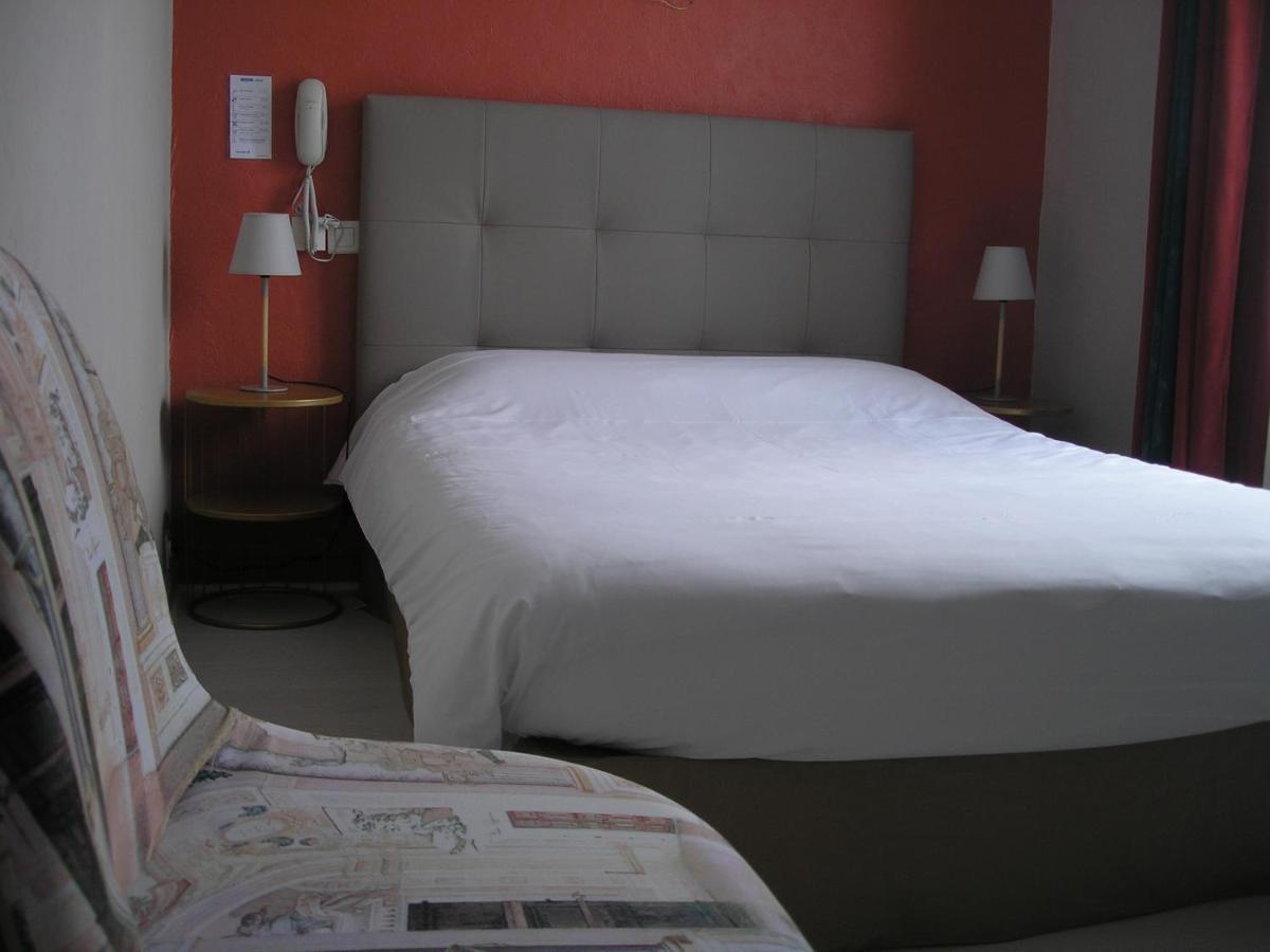 Hotel Du Calvaire 2*